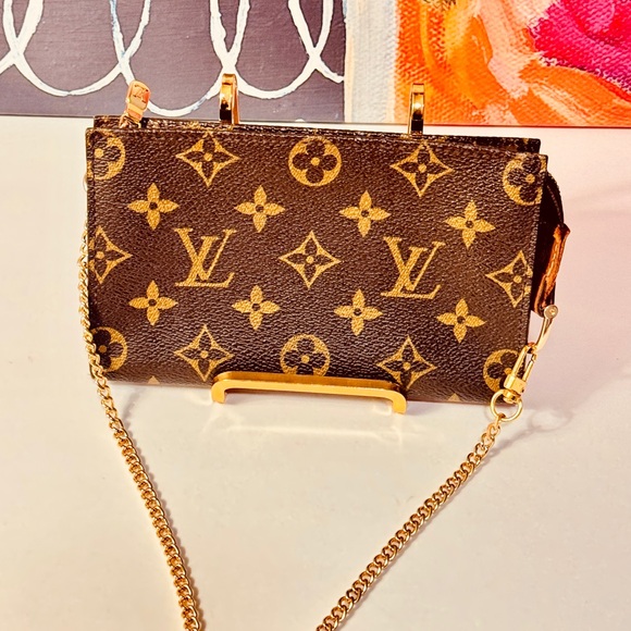 Louis Vuitton Monogram Vintage Brown Pouch Chain - Picture 2 of 15